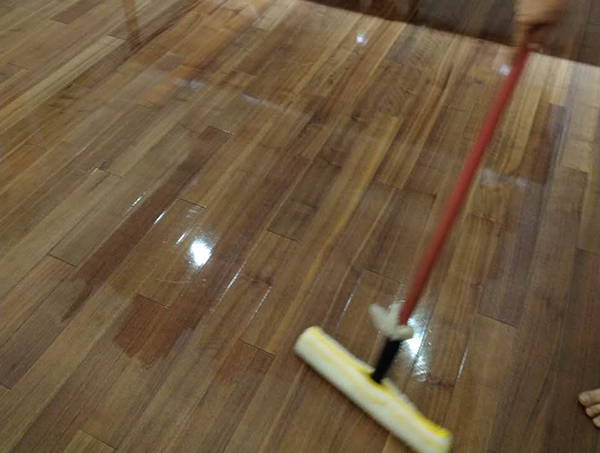 如何正確給木地板打蠟？常見誤區(qū)警示